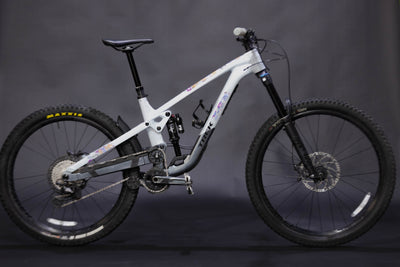 Bicicleta de Montaña Doble Suspensión Trek Slash Large 27.5/29" Talla Medium Seminueva (2024) Seminueva