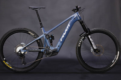 Bicicleta de Montaña Asistida Doble Suspensión Pivot Cycles Shuttle AM 29" Talla Large (2025) Seminueva