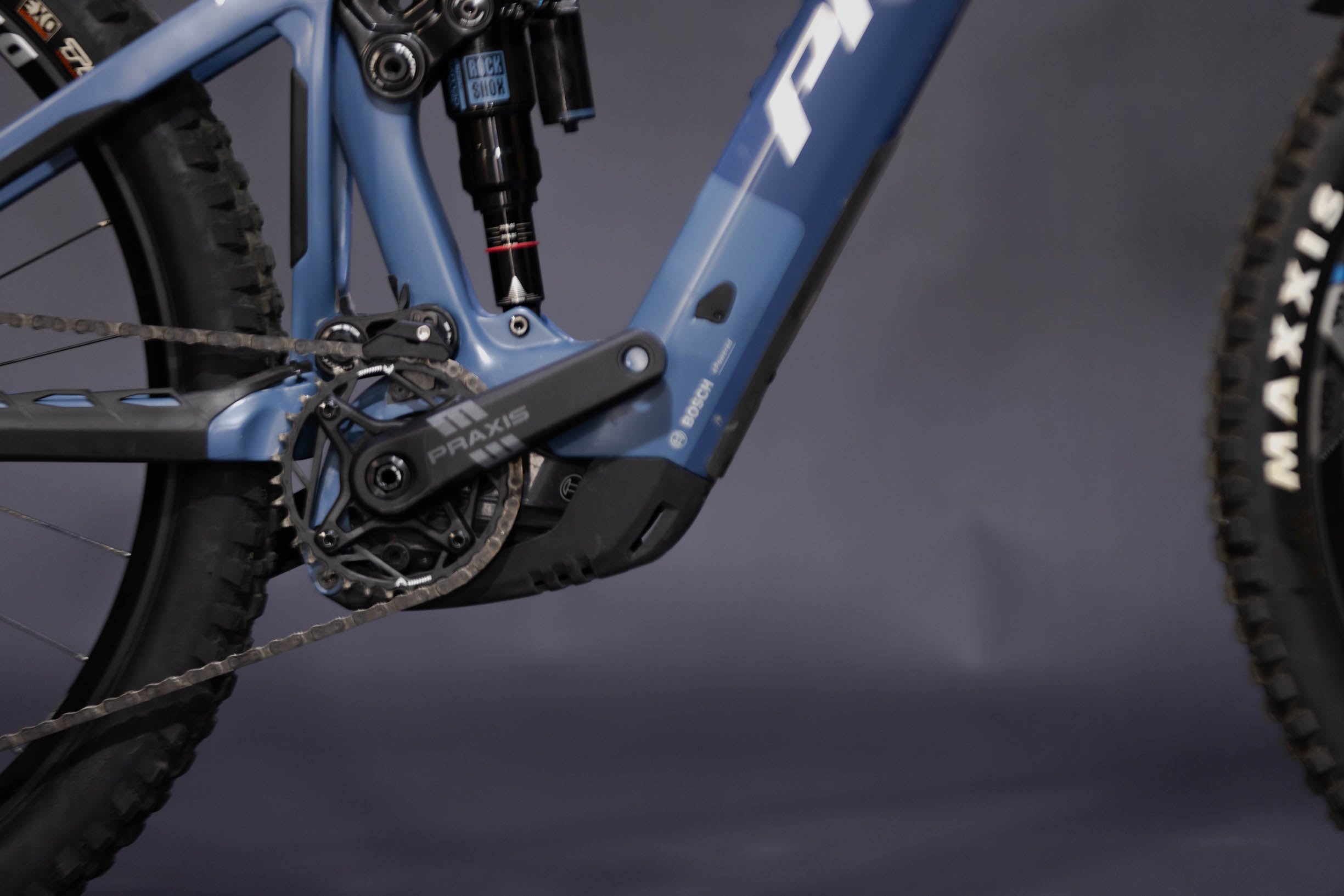 Bicicleta de Montaña Asistida Doble Suspensión Pivot Cycles Shuttle AM 29" Talla Large (2025) Seminueva