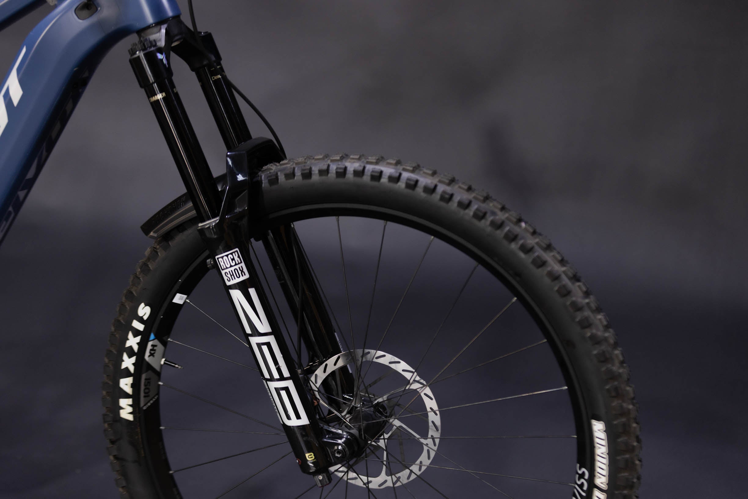 Bicicleta de Montaña Asistida Doble Suspensión Pivot Cycles Shuttle AM 29" Talla Large (2025) Seminueva