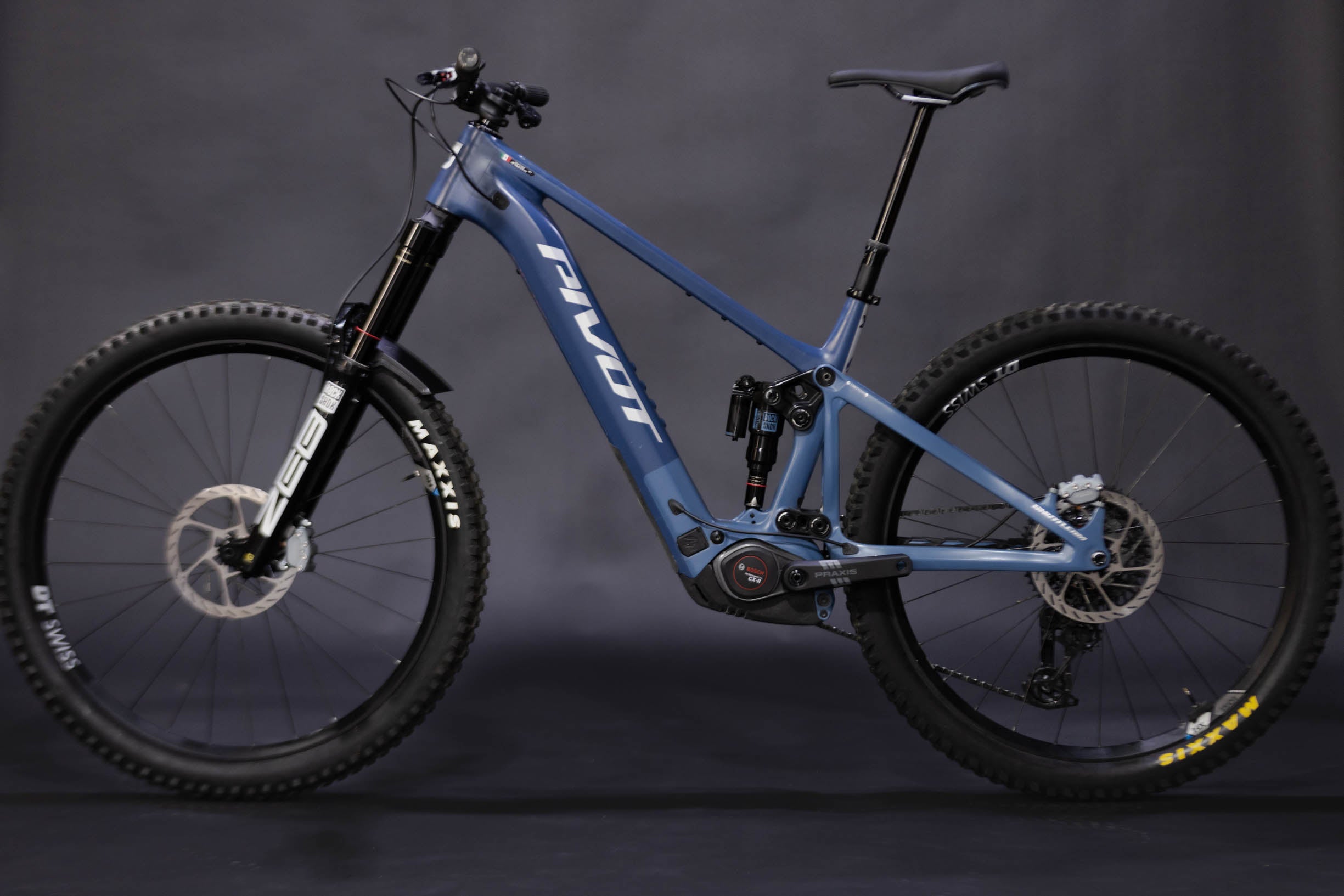 Bicicleta de Montaña Asistida Doble Suspensión Pivot Cycles Shuttle AM 29" Talla Large (2025) Seminueva