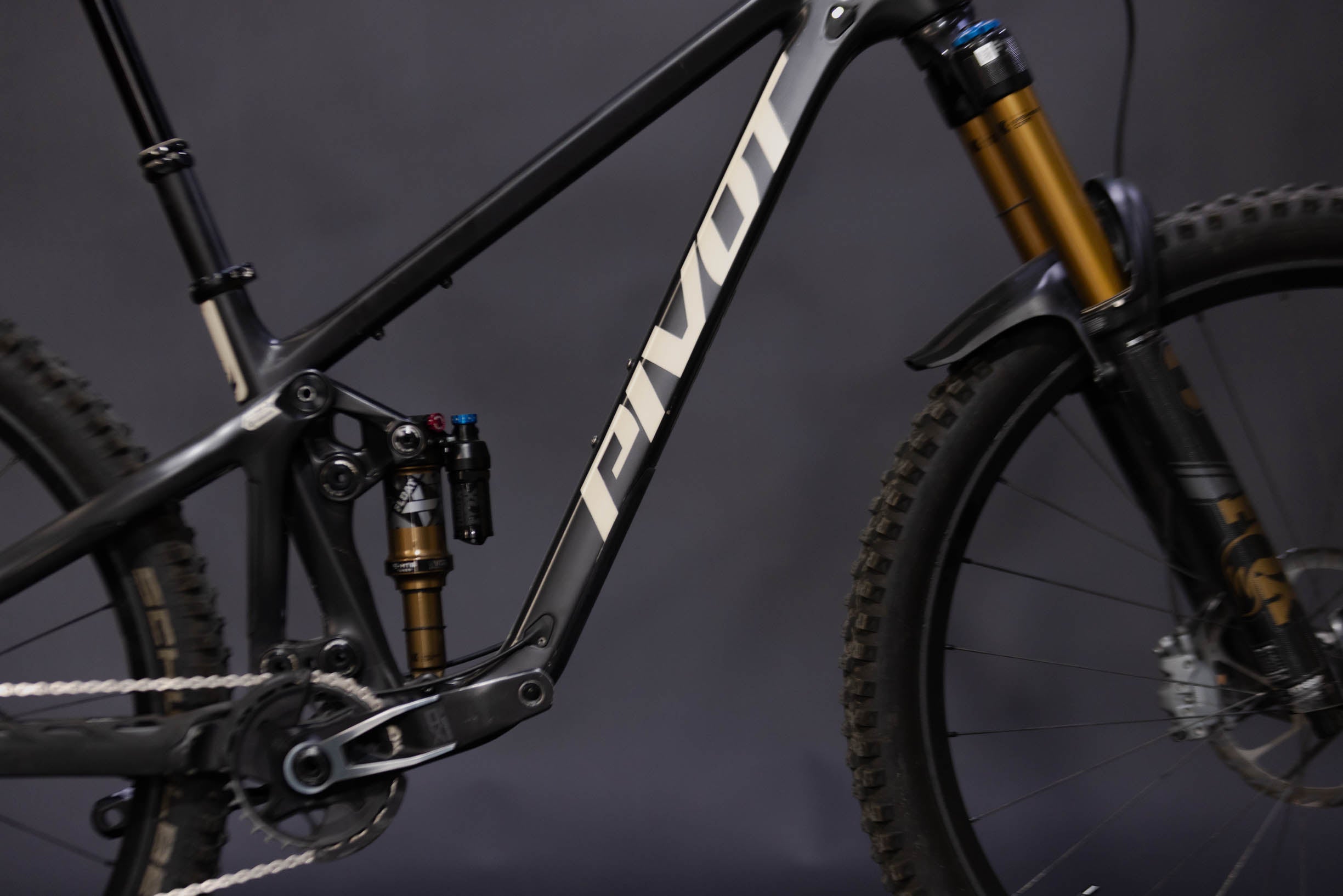 Bicicleta De Montaña Doble Suspensión Pivot Cycles Switchblade 29" Talla Small (2024) Seminueva