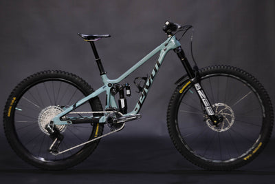 Bicicleta De Montaña Doble Suspensión Pivot Cycles Mach 6 27.5/29" Talla X-Small (2024) Seminueva