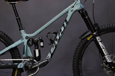 Bicicleta De Montaña Doble Suspensión Pivot Cycles Mach 6 27.5/29" Talla X-Small (2024) Seminueva