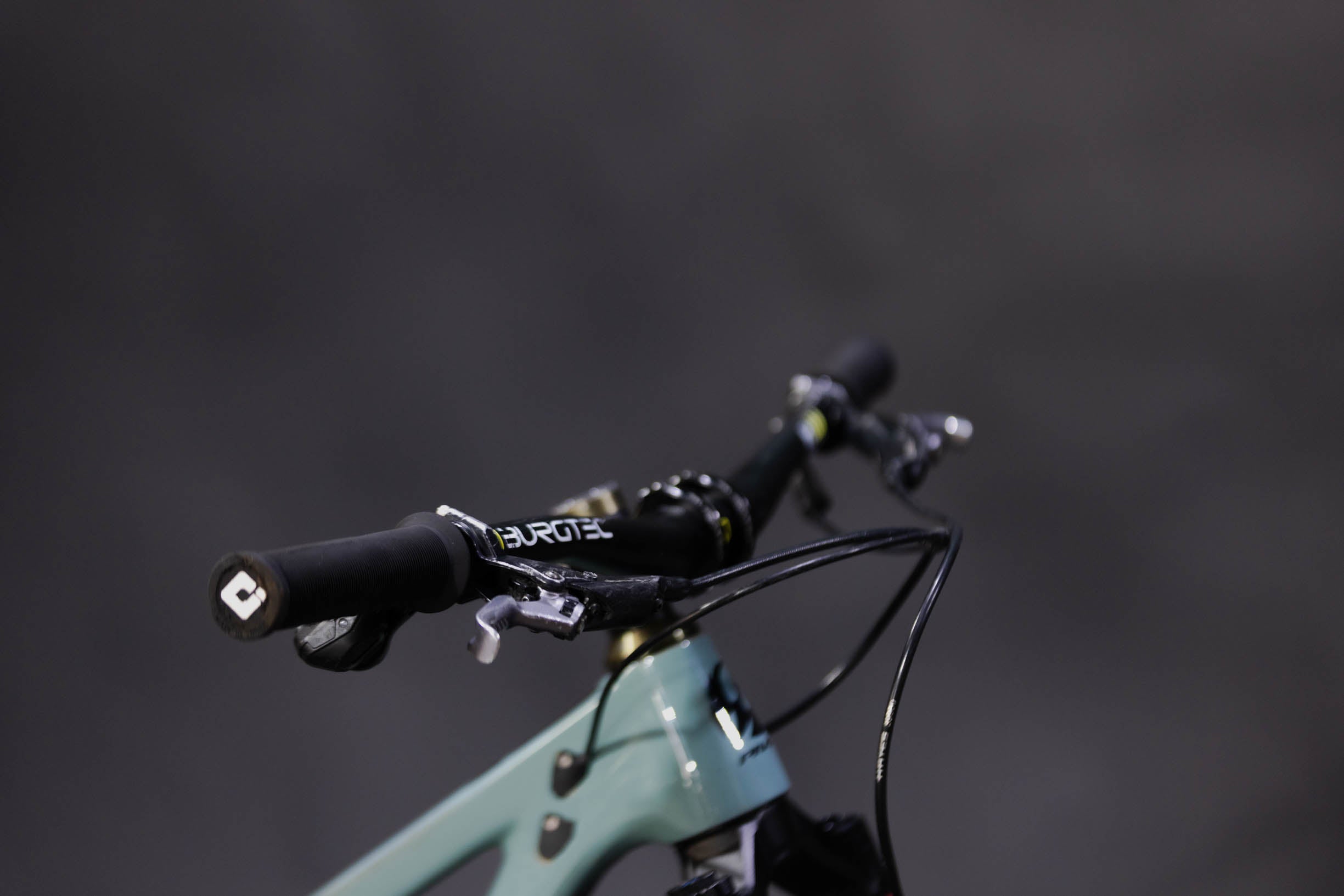 Bicicleta De Montaña Doble Suspensión Pivot Cycles Mach 6 27.5/29" Talla X-Small (2024) Seminueva