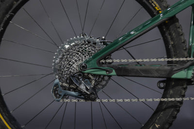 Bicicleta de Montaña Asistida Doble Suspensión Pivot Cycles Shuttle LT 29" Talla Small (2023) Seminueva