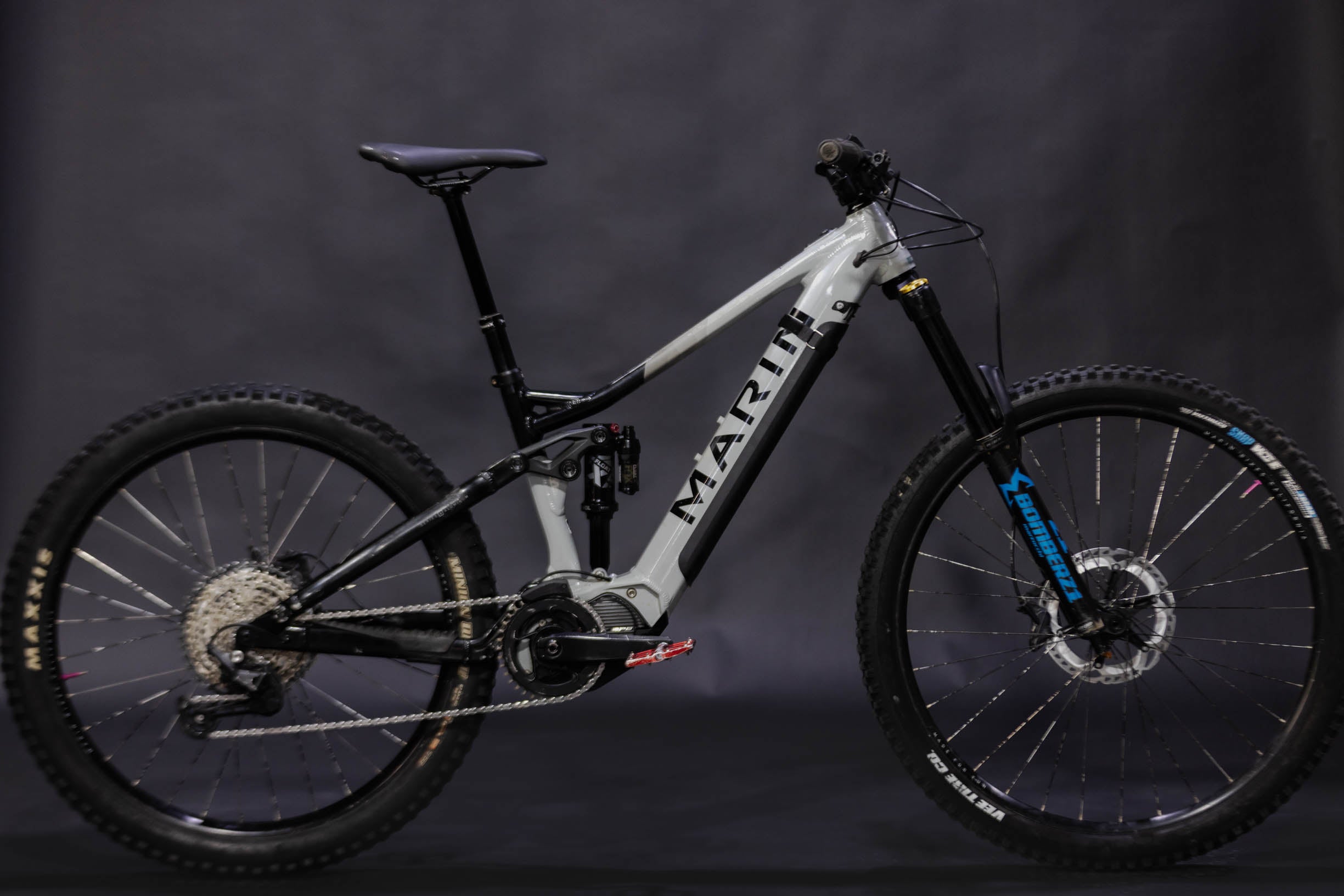 Bicicleta de Montaña Asistida Doble Suspensión Marin Alpine Trail E2 29/27.5" Talla Medium (2023) Seminueva