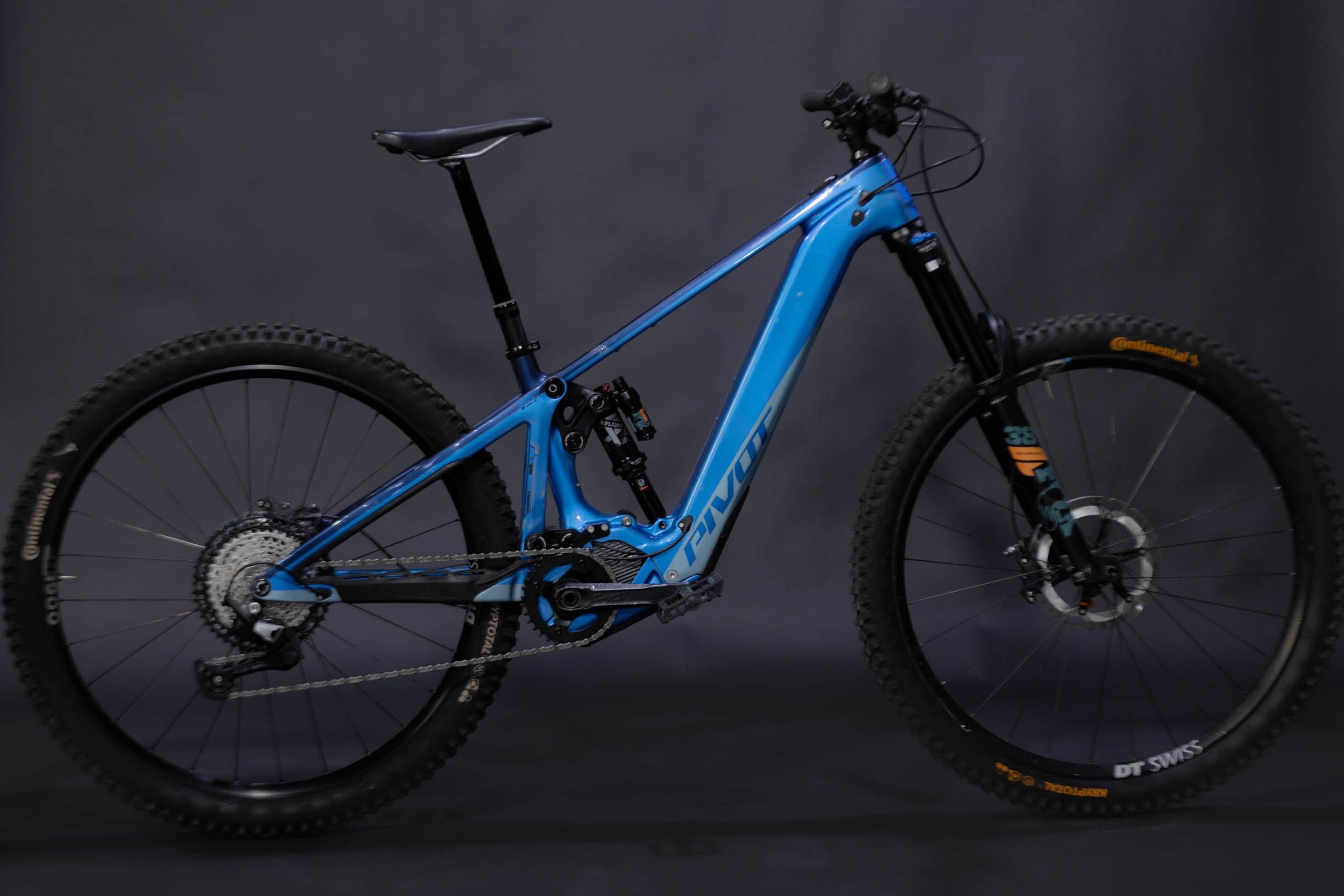 Bicicleta de Montaña Asistida Doble Suspensión Pivot Cycles Shuttle LT 29" Talla Small (2023) Seminueva