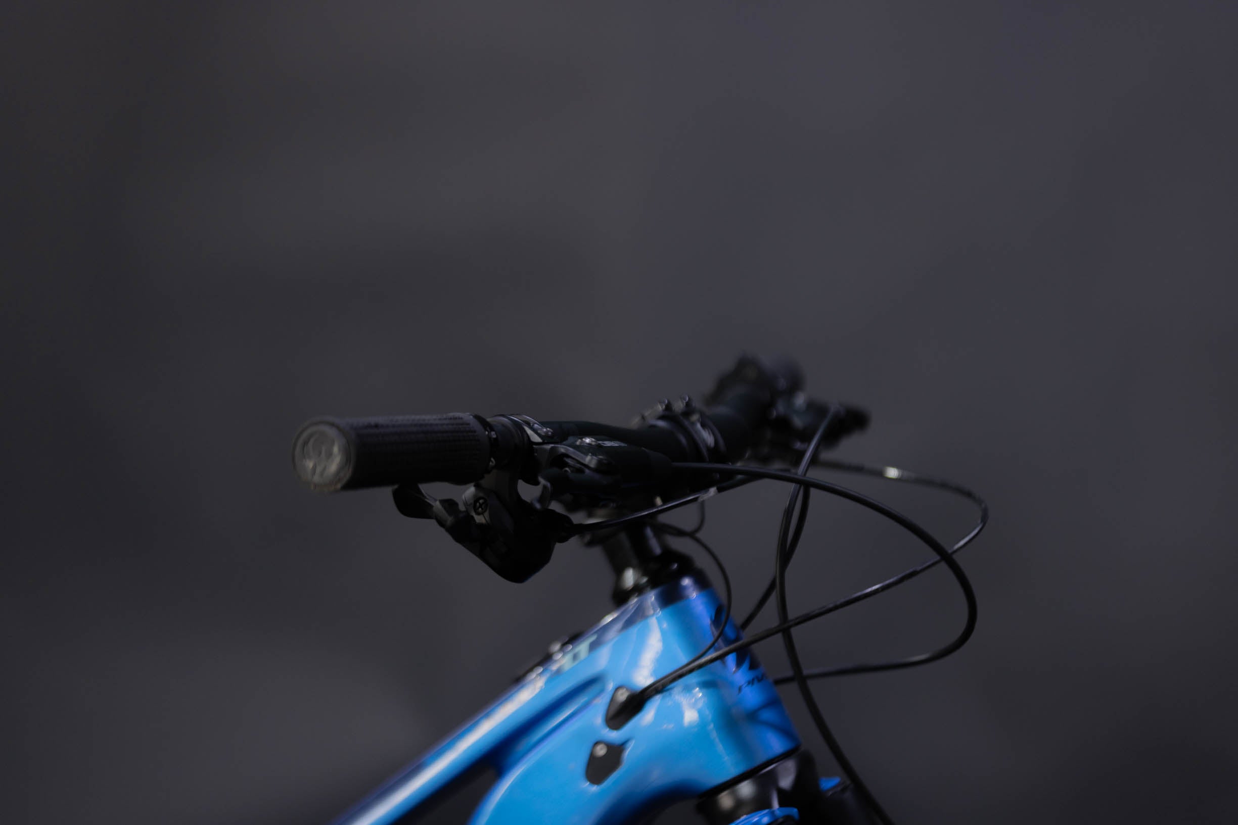 Bicicleta de Montaña Asistida Doble Suspensión Pivot Cycles Shuttle LT 29" Talla Small (2023) Seminueva