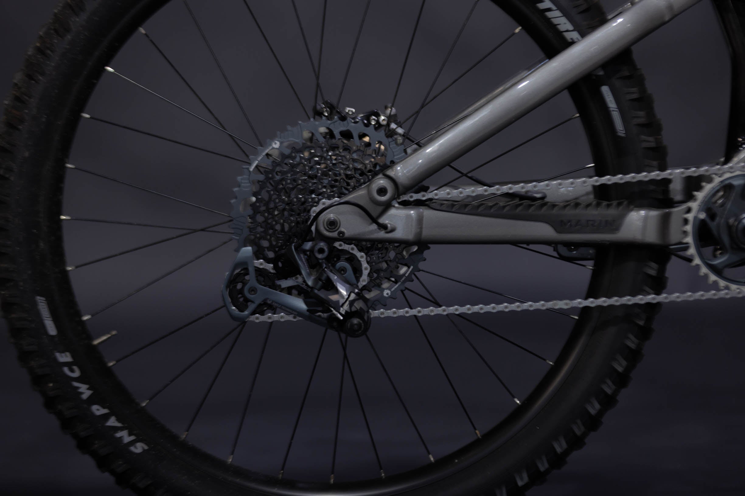 Bicicleta de Montaña Doble Suspensión Marin Bikes Alpine Trail Carbon 27.5/29" Talla Medium  (2024) Seminueva