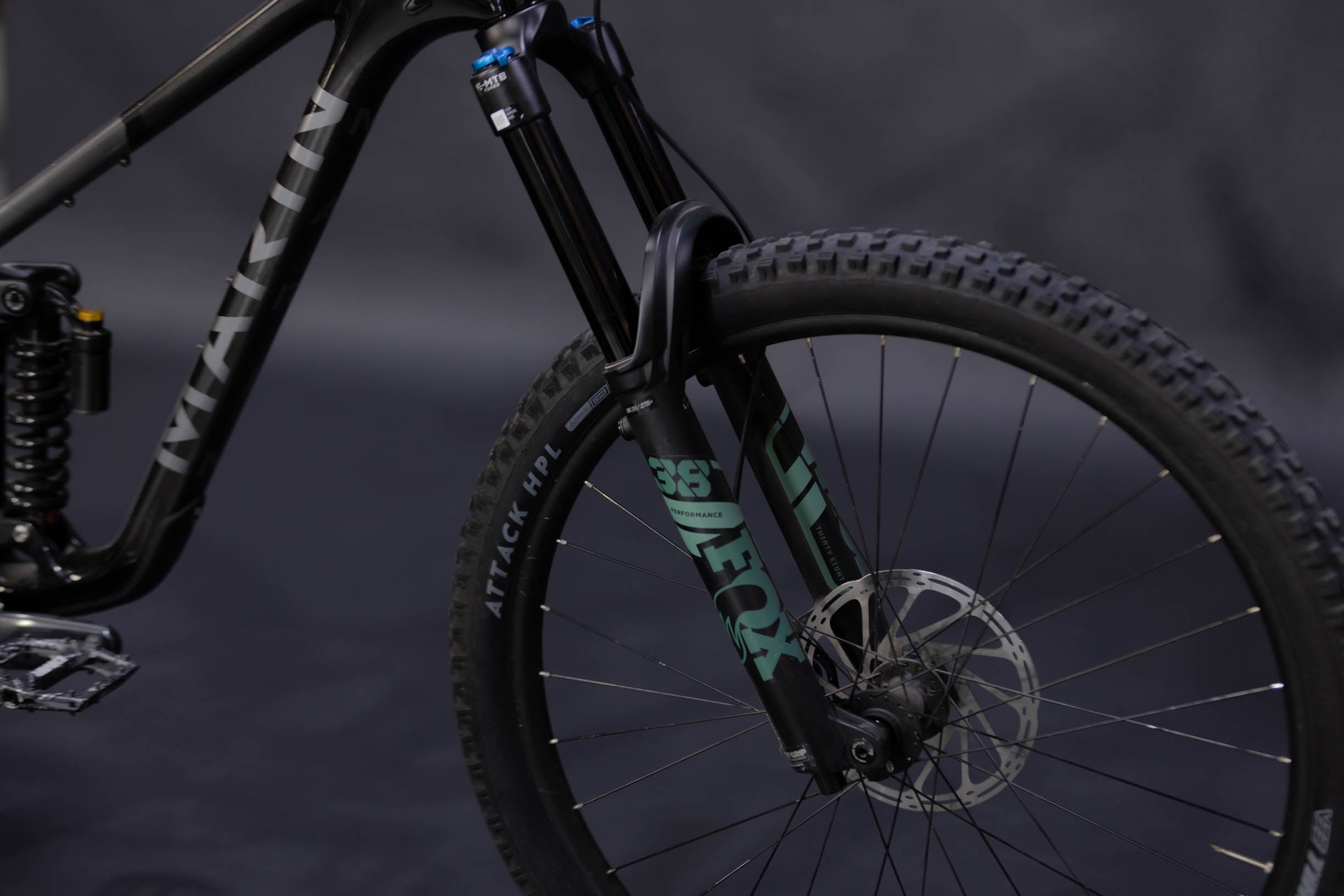 Bicicleta de Montaña Doble Suspensión Marin Bikes Alpine Trail Carbon 27.5/29" Talla Medium  (2024) Seminueva