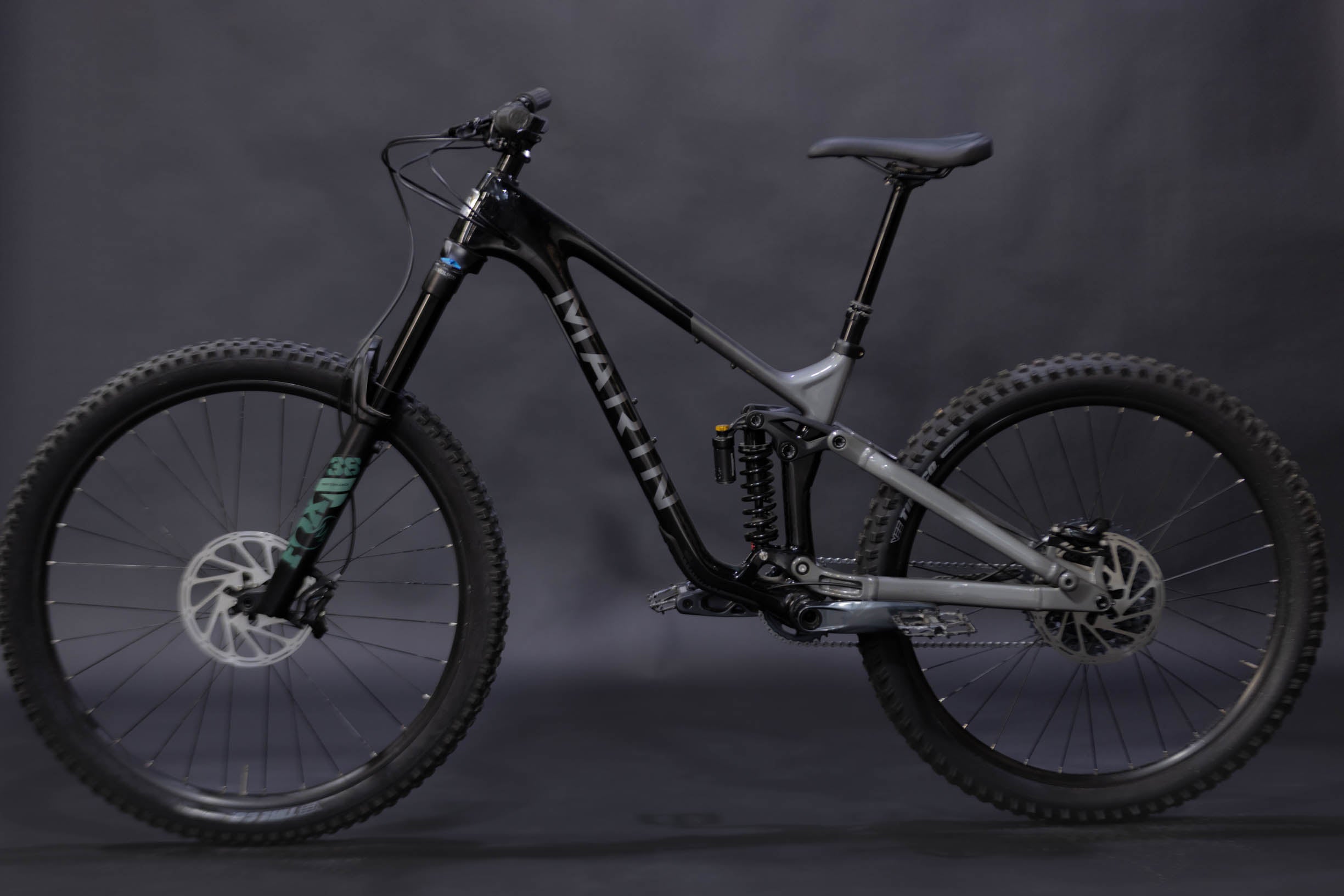 Bicicleta de Montaña Doble Suspensión Marin Bikes Alpine Trail Carbon 27.5/29" Talla Medium  (2024) Seminueva