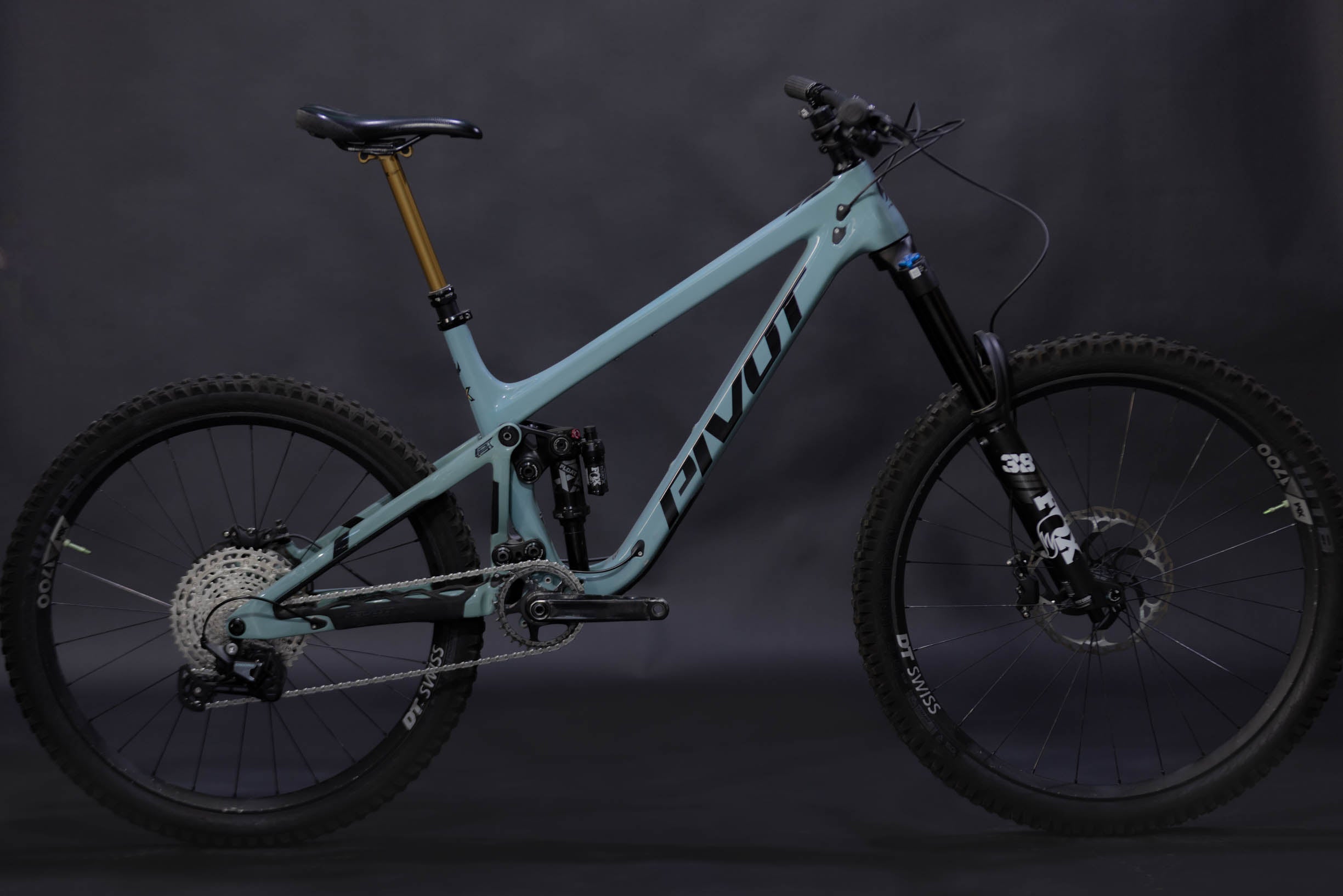 Bicicleta De Montaña Doble Suspensión Pivot Cycles Mach 6 27.5/29" Talla Large (2024) Seminueva