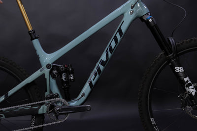 Bicicleta De Montaña Doble Suspensión Pivot Cycles Mach 6 27.5/29" Talla Large (2024) Seminueva