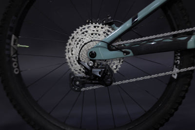 Bicicleta De Montaña Doble Suspensión Pivot Cycles Mach 6 27.5/29" Talla Large (2024) Seminueva