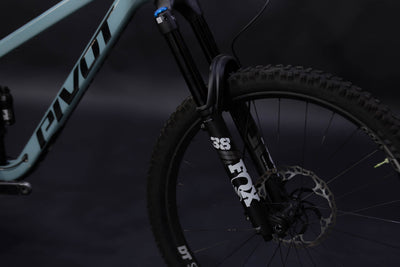 Bicicleta De Montaña Doble Suspensión Pivot Cycles Mach 6 27.5/29" Talla Large (2024) Seminueva