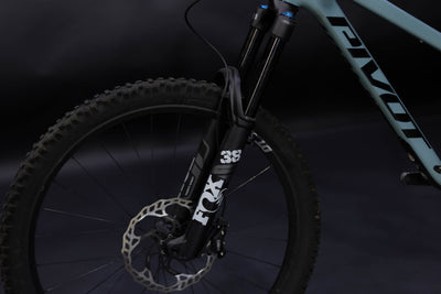 Bicicleta De Montaña Doble Suspensión Pivot Cycles Mach 6 27.5/29" Talla Large (2024) Seminueva