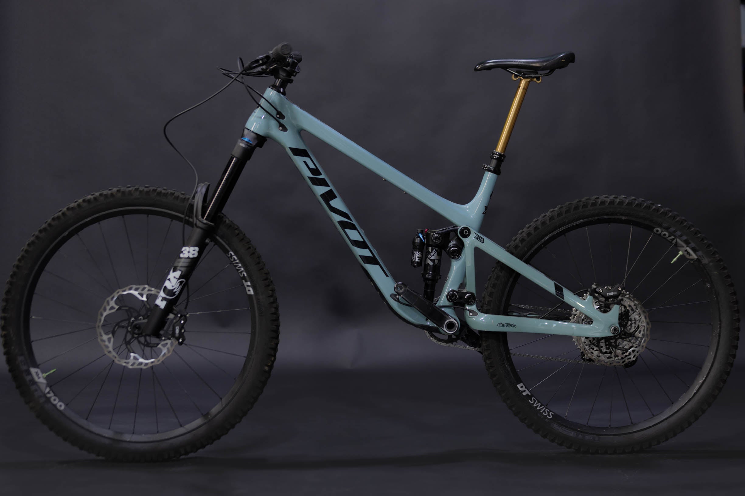 Bicicleta De Montaña Doble Suspensión Pivot Cycles Mach 6 27.5/29" Talla Large (2024) Seminueva