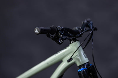 Bicicleta de Montaña Doble Suspension Commencal Clash 27.5" Talla Medium (2021) Seminueva