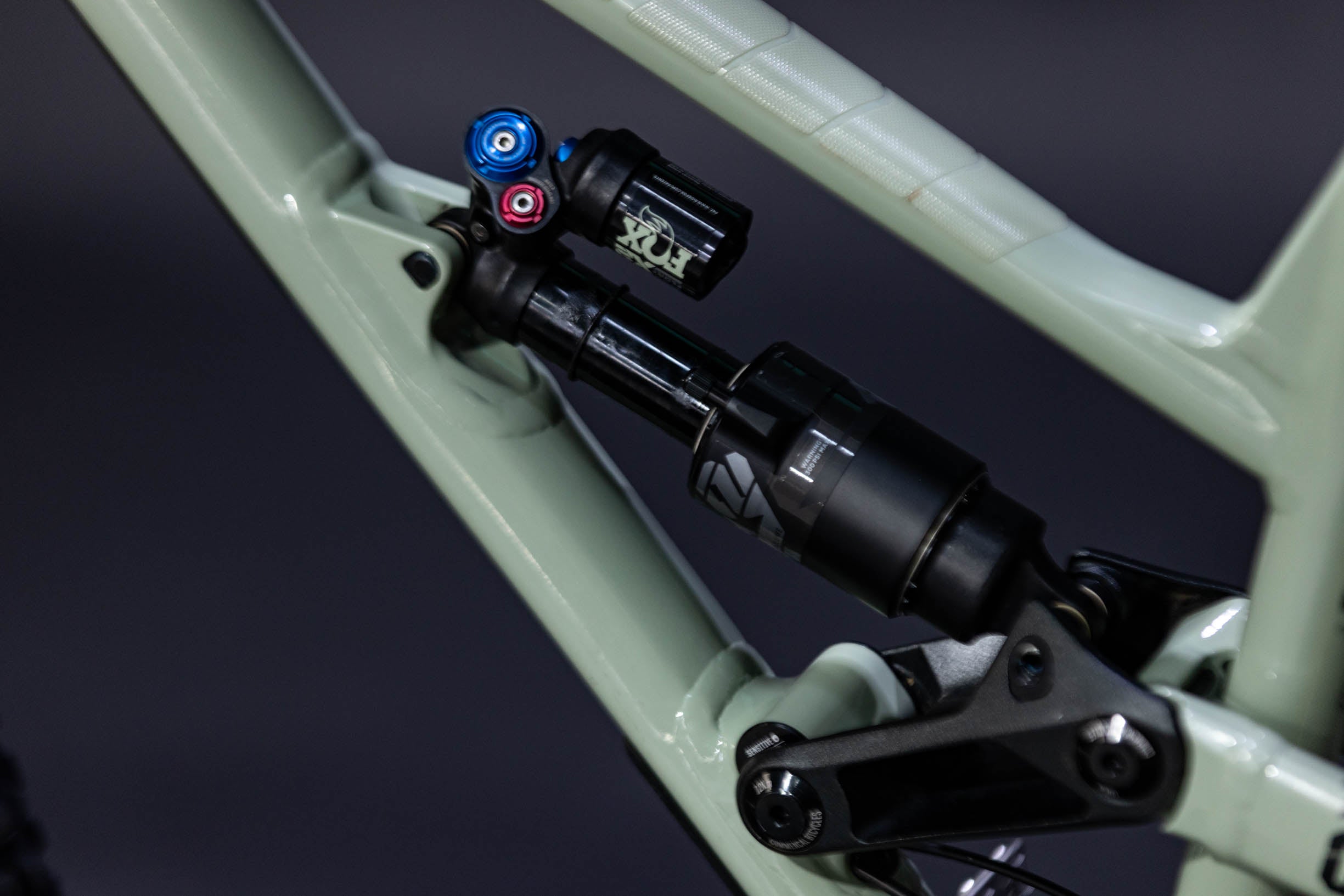 Bicicleta de Montaña Doble Suspension Commencal Clash 27.5" Talla Medium (2021) Seminueva