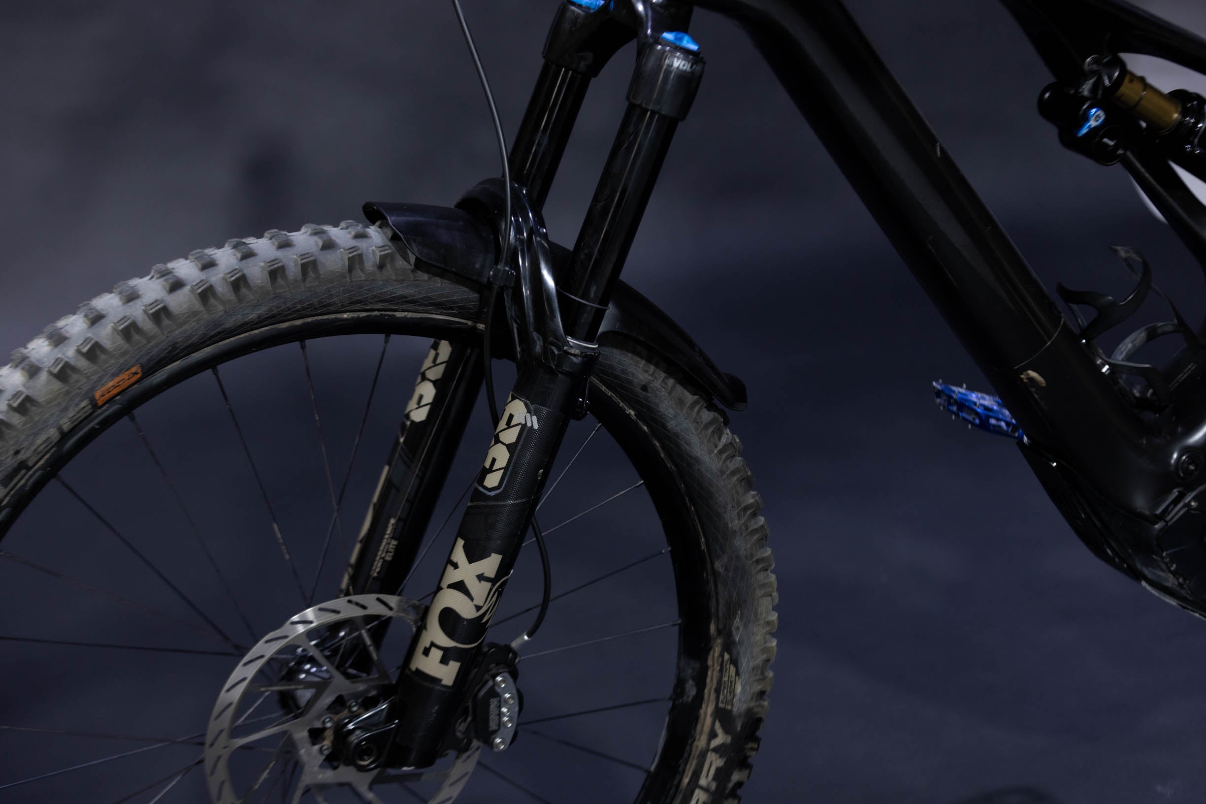 Bicicleta de Montaña Asistida Doble Suspensión Specialized Levo Expert Carbon 27./29" Talla S5 (2024) Seminueva