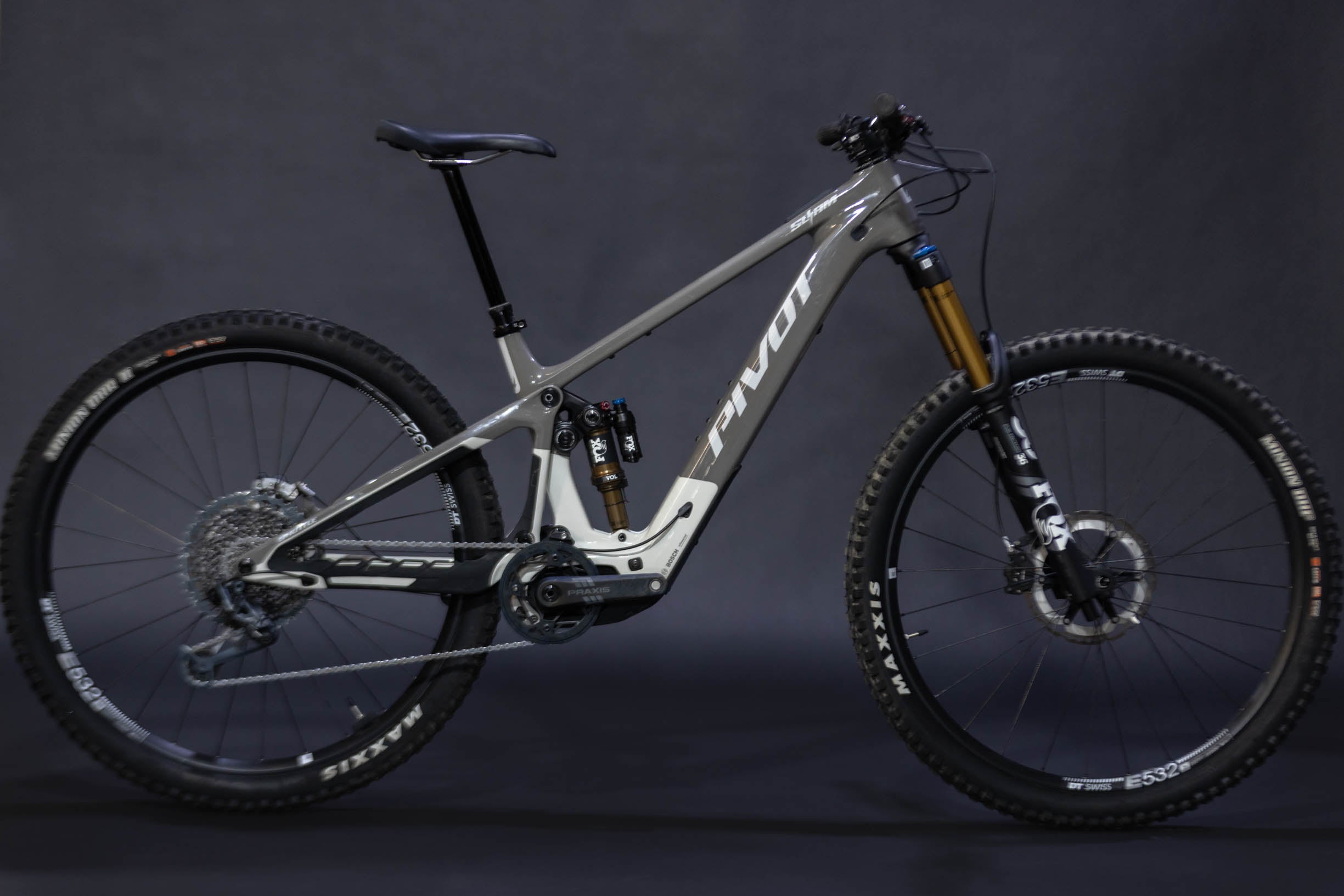 Bicicleta de Montaña Asistida Doble Suspensión Pivot Cycles SL/AM 29" Talla Medium (2025) Seminueva