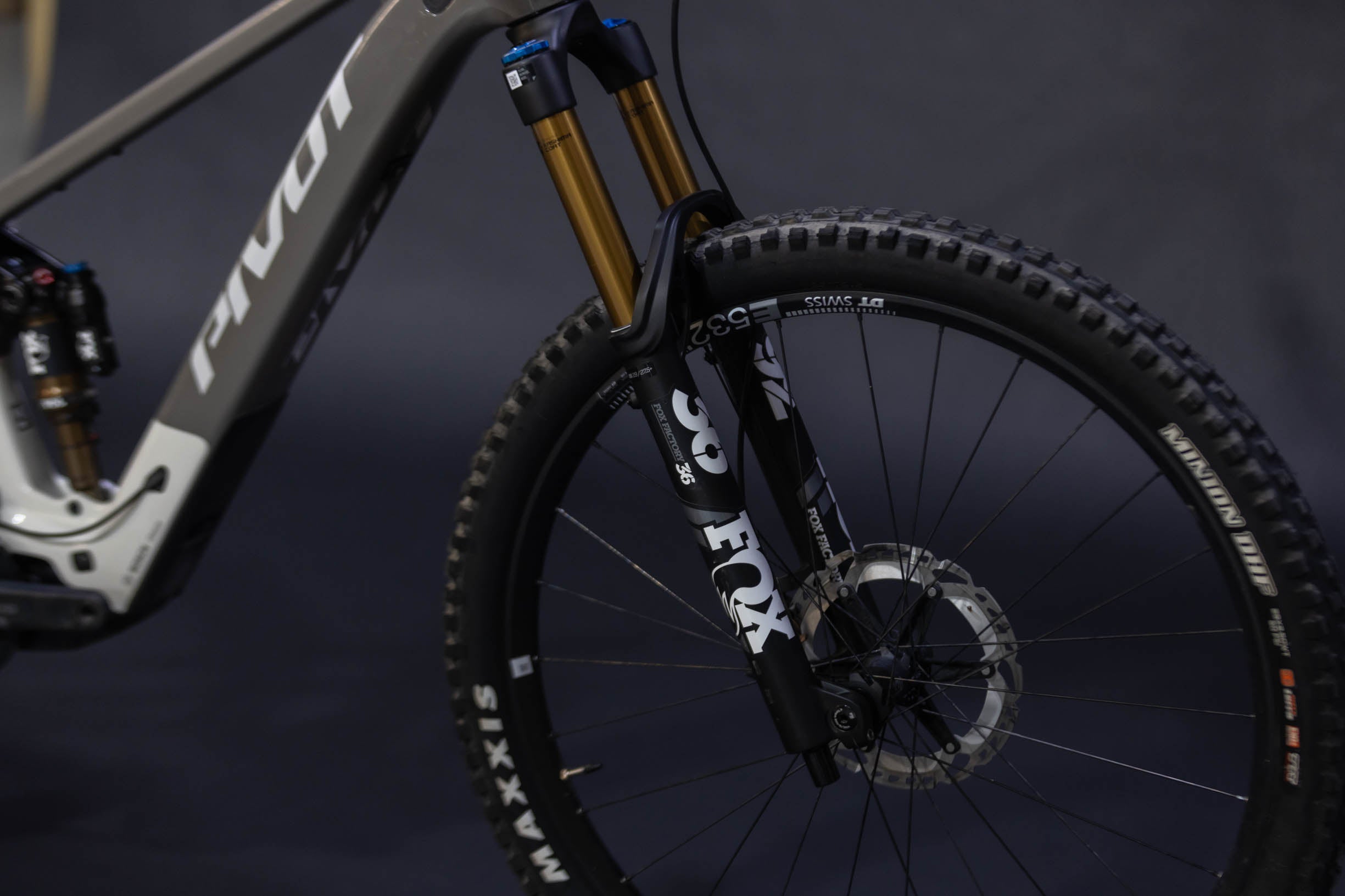 Bicicleta de Montaña Asistida Doble Suspensión Pivot Cycles SL/AM 29" Talla Medium (2025) Seminueva