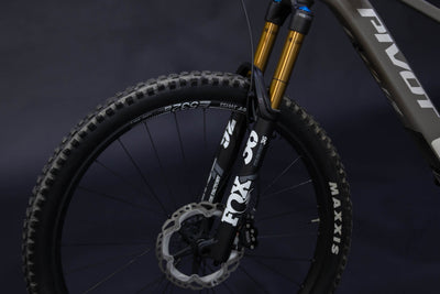 Bicicleta de Montaña Asistida Doble Suspensión Pivot Cycles SL/AM 29" Talla Medium (2025) Seminueva