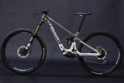 Bicicleta de Montaña Asistida Doble Suspensión Pivot Cycles SL/AM 29" Talla Medium (2025) Seminueva