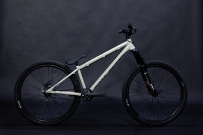 Bicicleta de ciudad Dirt Jump Pivot Point Talla Regular Rodado 26" (2024) Seminueva