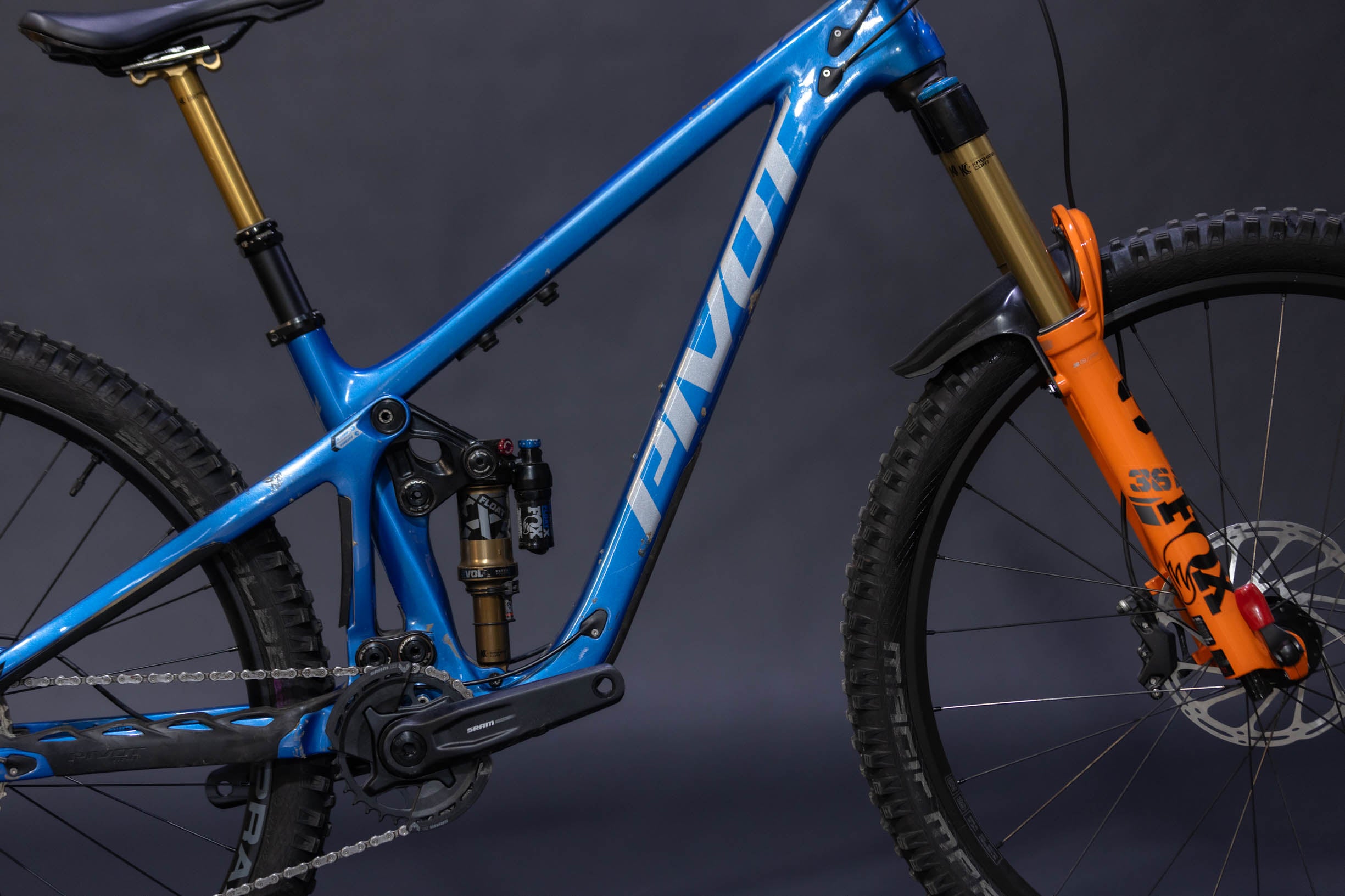 Bicicleta De Montaña Doble Suspensión Pivot Cycles Switchblade 29" Talla Small (2024) Seminueva