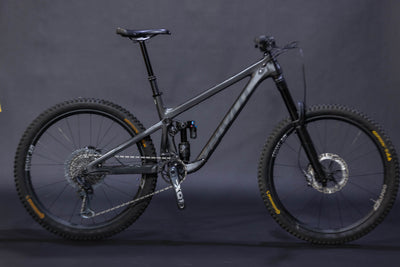 Bicicleta De Montaña Doble Suspensión Pivot Cycles Mach 6 27.5" Talla Medium (2023) Seminueva