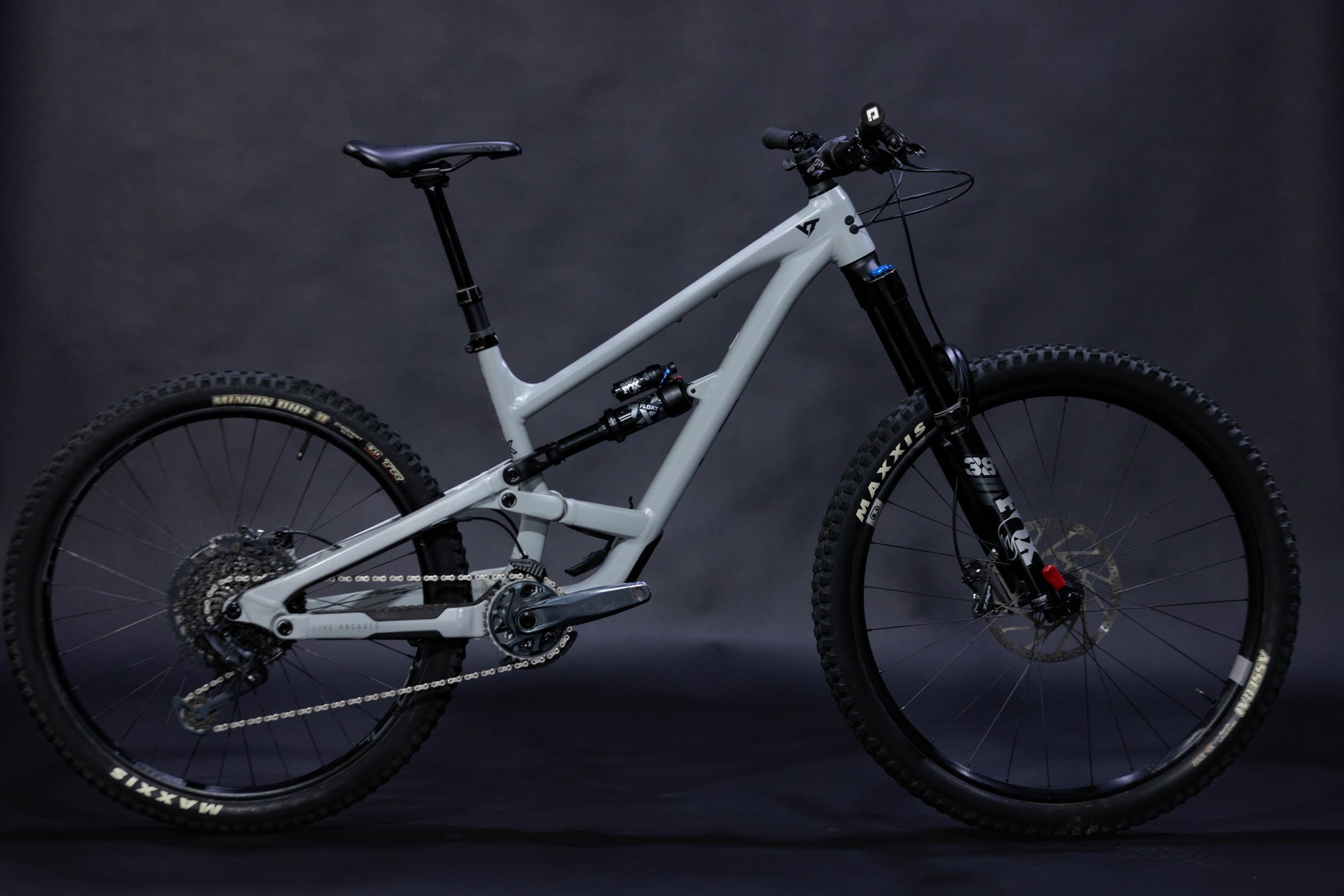Bicicleta de Montaña Doble Suspension YT Capra MX Core 2 Rodado 27,5/29" Talla Medium  (2023) Seminueva