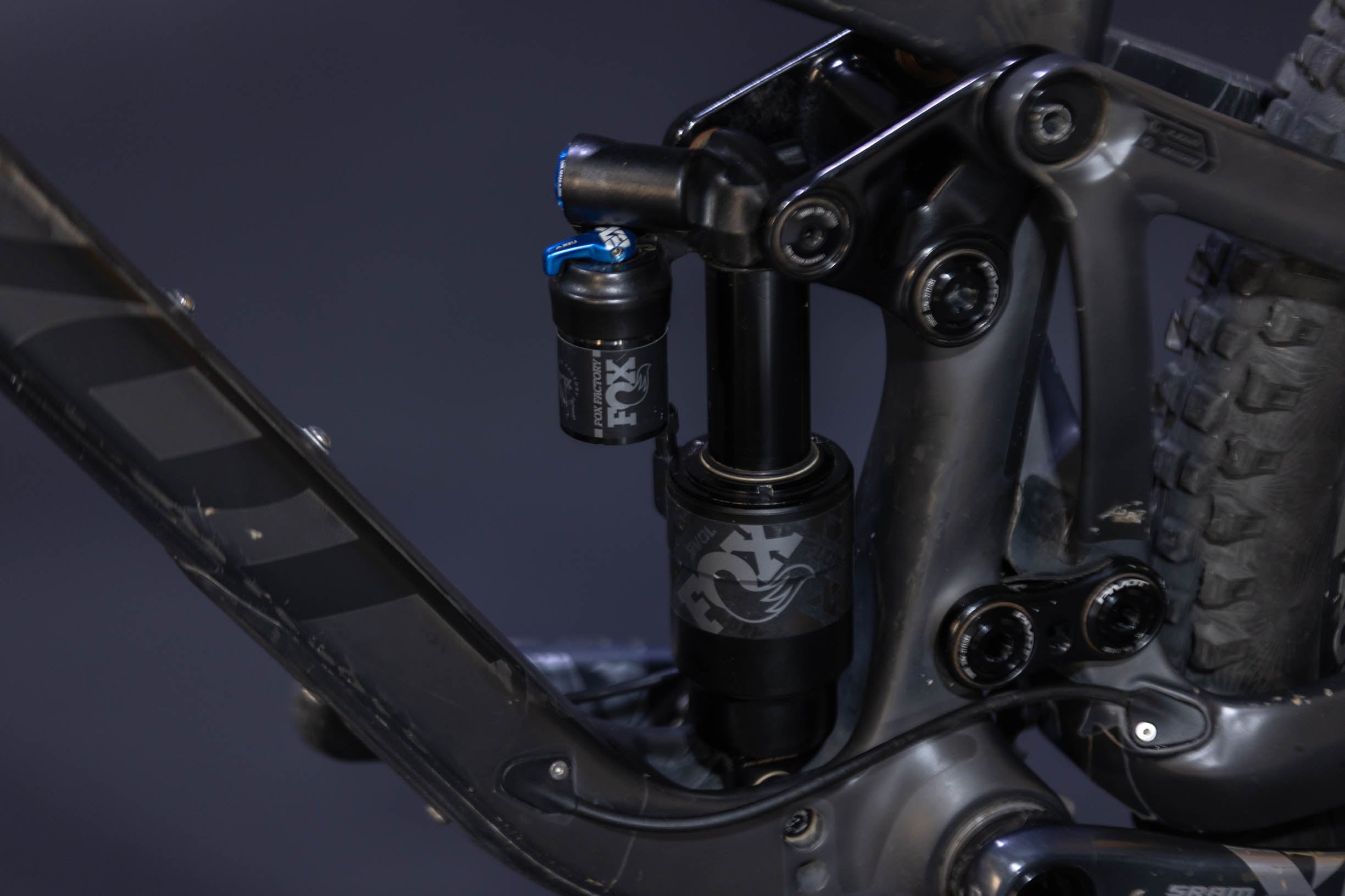 Bicicleta De Montaña Doble Suspensión Pivot Cycles Mach 6 27.5" Talla Medium (2023) Seminueva