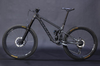 Bicicleta De Montaña Doble Suspensión Pivot Cycles Mach 6 27.5" Talla Medium (2023) Seminueva