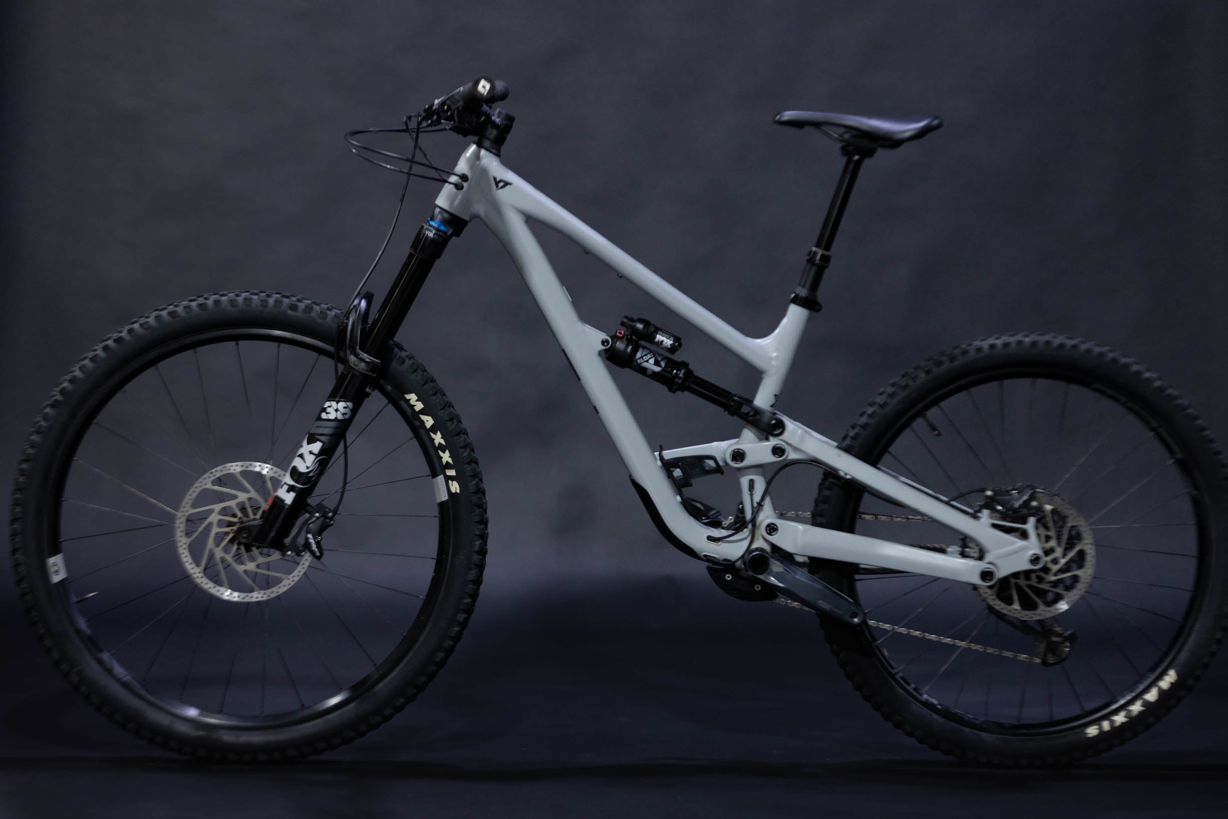 Bicicleta de Montaña Doble Suspension YT Capra MX Core 2 Rodado 27,5/29" Talla Medium  (2023) Seminueva