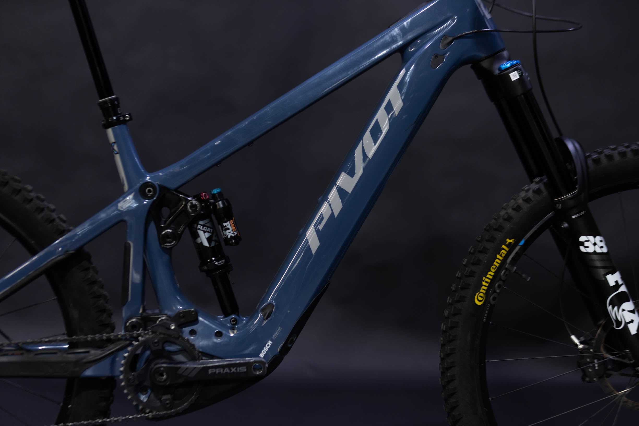 Bicicleta de Montaña Asistida Doble Suspensión Pivot Cycles Shuttle LT 29" Talla Large (2025) Seminueva