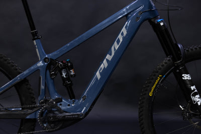 Bicicleta de Montaña Asistida Doble Suspensión Pivot Cycles Shuttle LT 29" Talla Large (2025) Seminueva