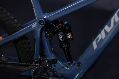 Bicicleta de Montaña Asistida Doble Suspensión Pivot Cycles Shuttle LT 29" Talla Large (2025) Seminueva