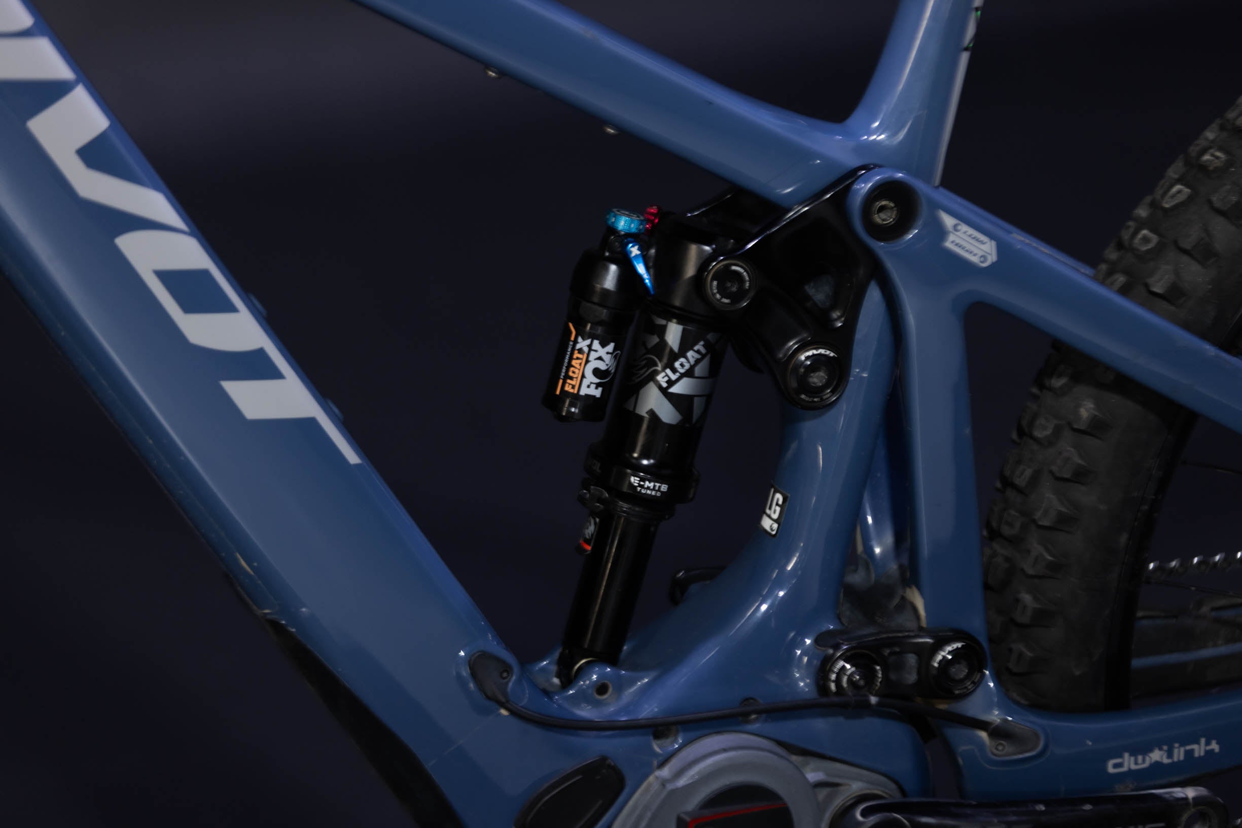 Bicicleta de Montaña Asistida Doble Suspensión Pivot Cycles Shuttle LT 29" Talla Large (2025) Seminueva