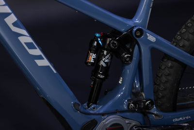 Bicicleta de Montaña Asistida Doble Suspensión Pivot Cycles Shuttle LT 29" Talla Large (2025) Seminueva