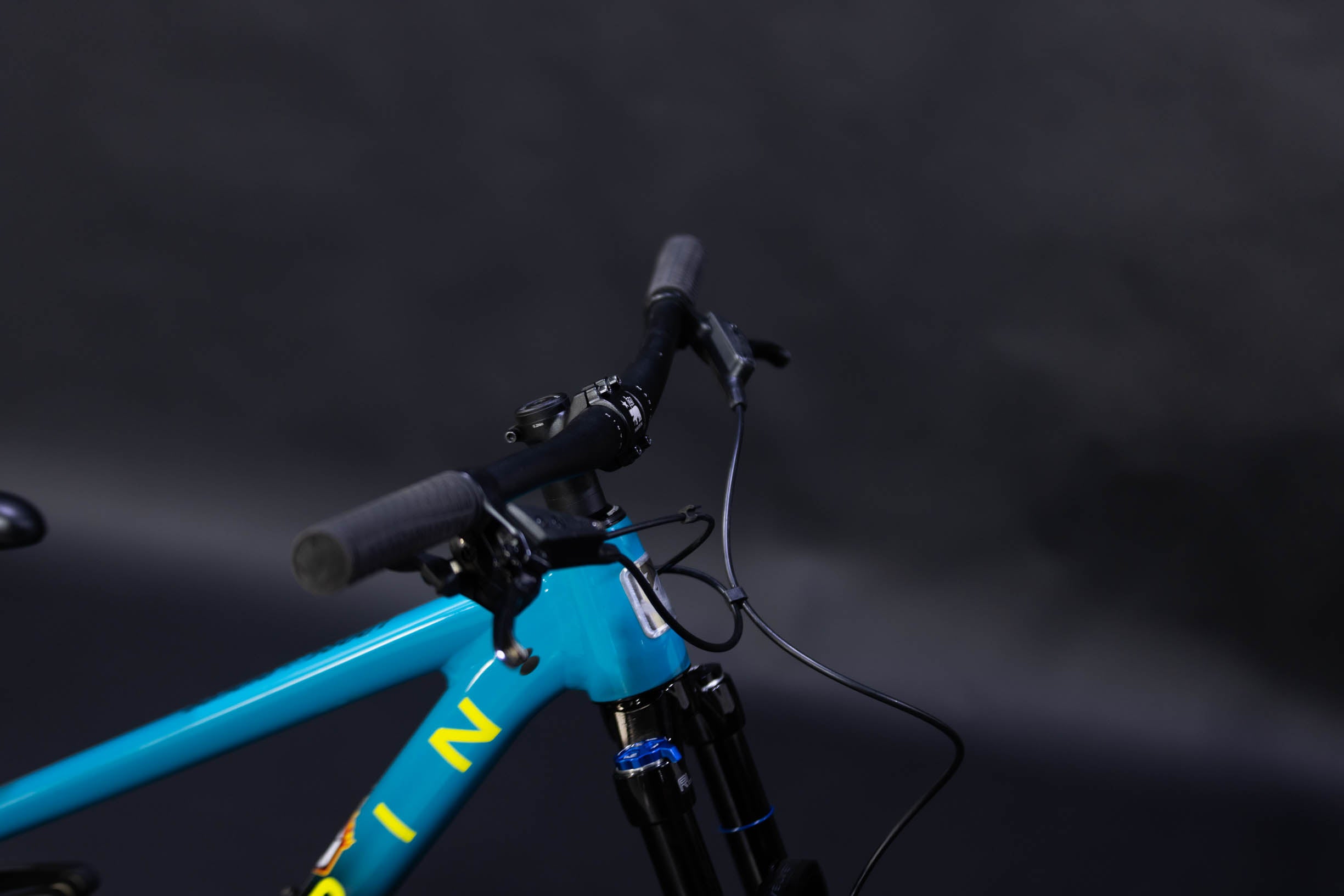 Bicicleta De Montaña Doble Suspension Marin Rift Zone JR 26" Talla XS (2024) Seminueva