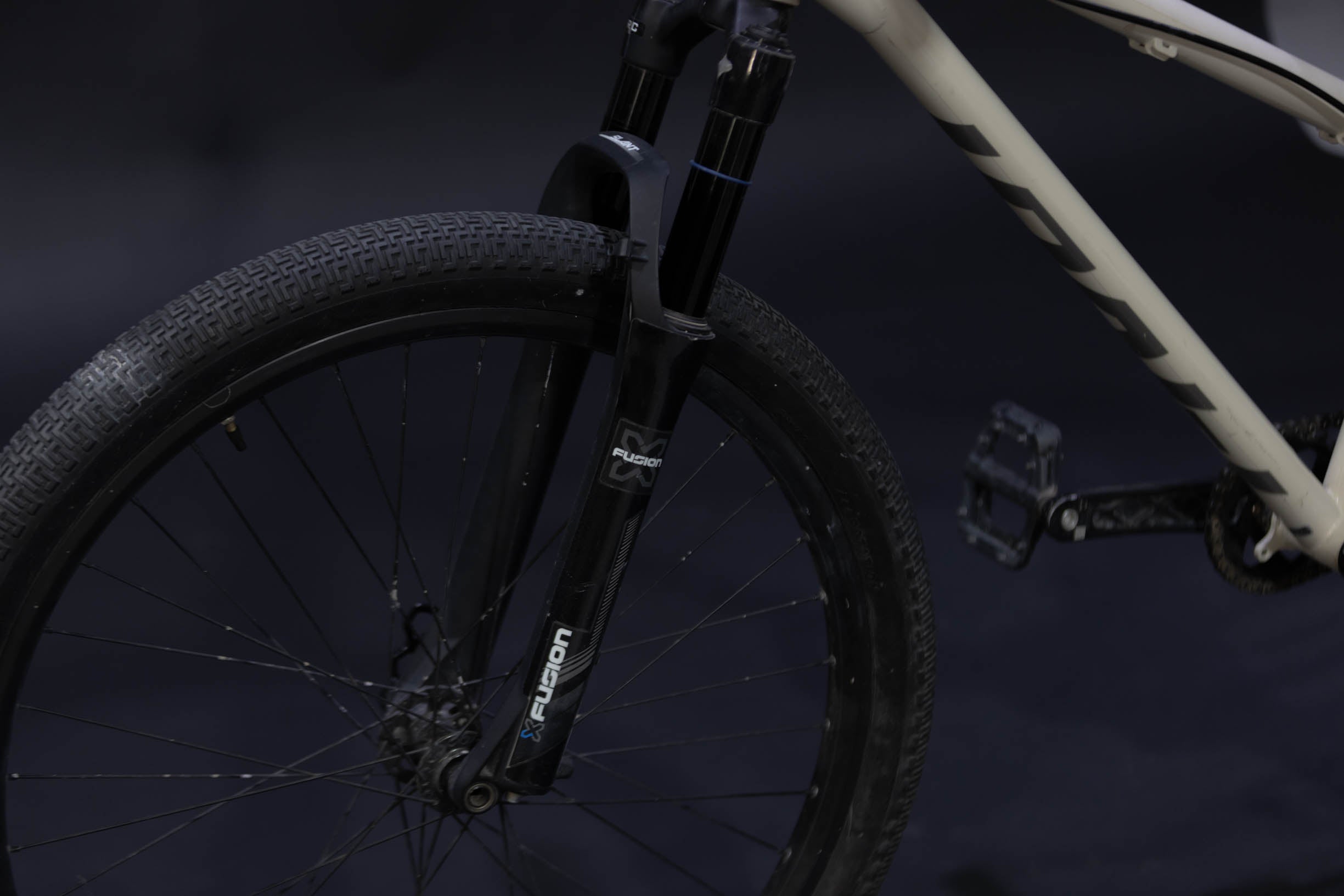 Bicicleta de ciudad Dirt Jump Pivot Point Talla Regular Rodado 26" (2024) Seminueva