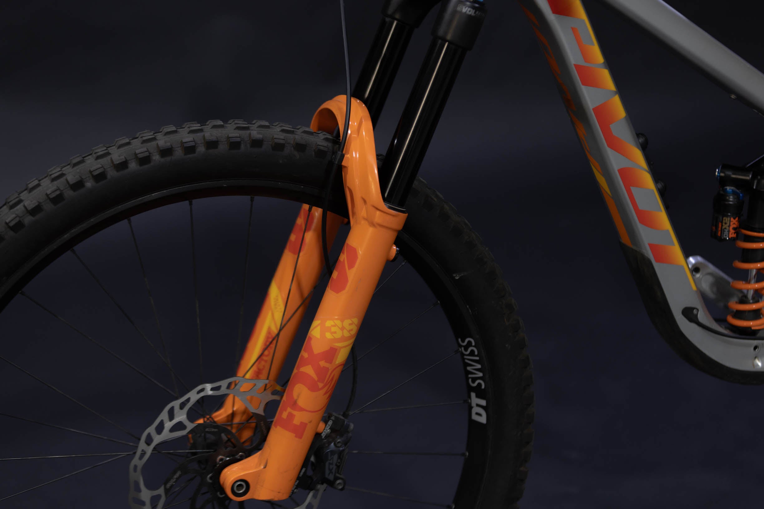 Bicicleta De Montaña Doble Suspensión Pivot Cycles Firebird 29" Talla Small (2024) Seminueva