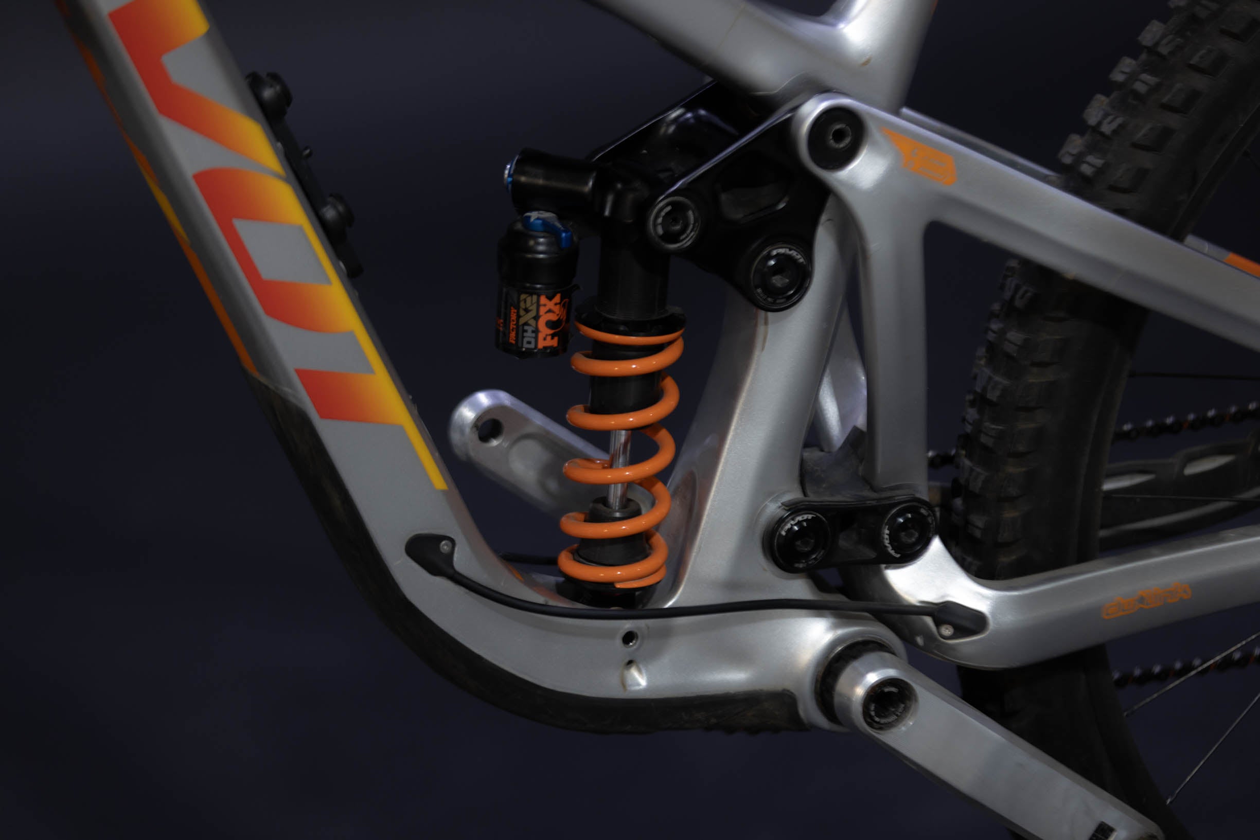 Bicicleta De Montaña Doble Suspensión Pivot Cycles Firebird 29" Talla Small (2024) Seminueva