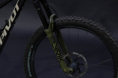 Bicicleta De Montaña Doble Suspensión Pivot Cycles Switchblade 29" Talla Small (2025) Seminueva