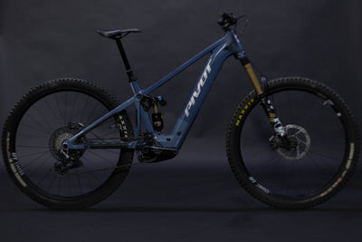 Bicicleta de Montaña Asistida Doble Suspensión Pivot Cycles Shuttle AM 29" Talla Medium (2025) Seminueva