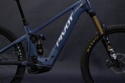 Bicicleta de Montaña Asistida Doble Suspensión Pivot Cycles Shuttle AM 29" Talla Medium (2025) Seminueva