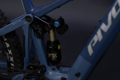 Bicicleta de Montaña Asistida Doble Suspensión Pivot Cycles Shuttle AM 29" Talla Medium (2025) Seminueva