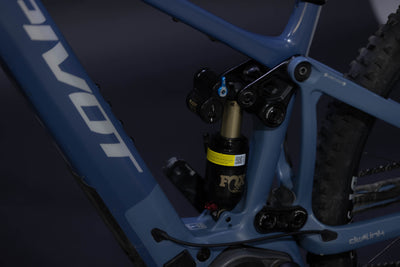 Bicicleta de Montaña Asistida Doble Suspensión Pivot Cycles Shuttle AM 29" Talla Medium (2025) Seminueva